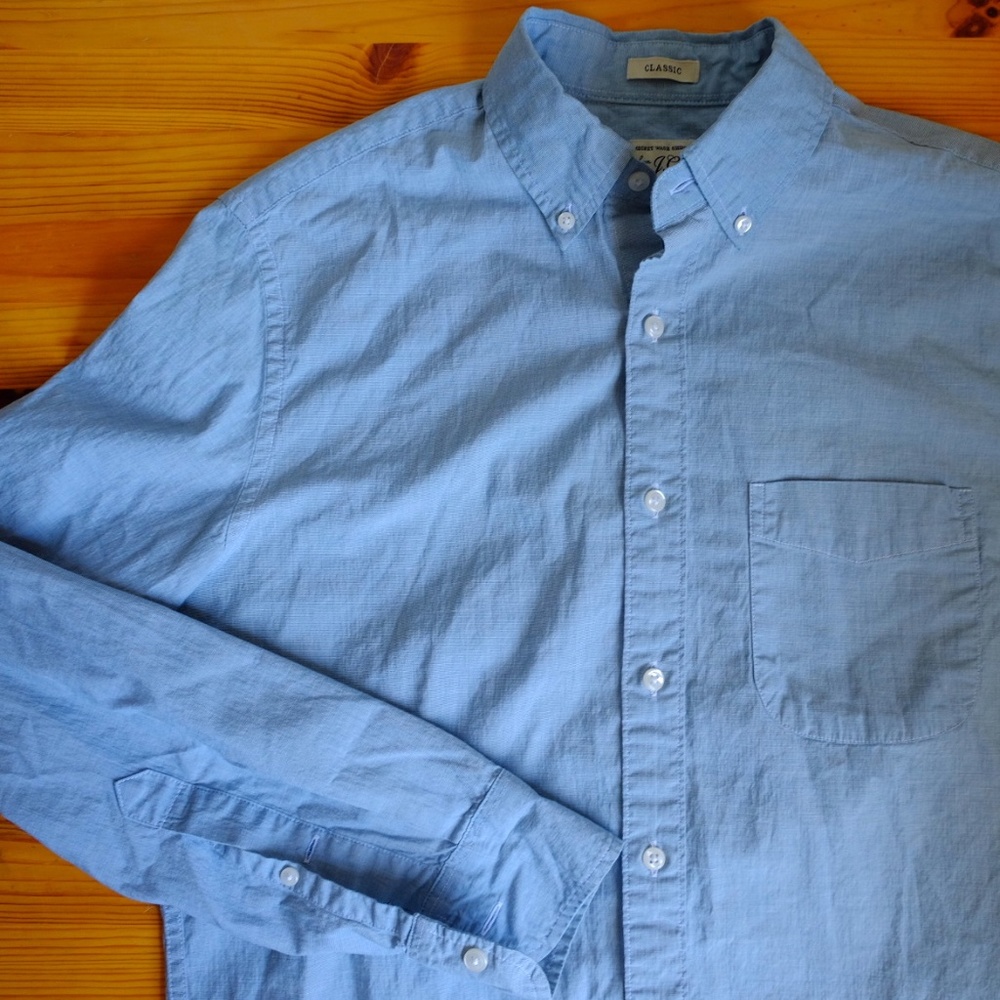 Amazingly soft summer weight J Crew oxford shirt - size small regular fit
